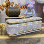 Louis Vuitton Pochette Metis East West M12429 Gray